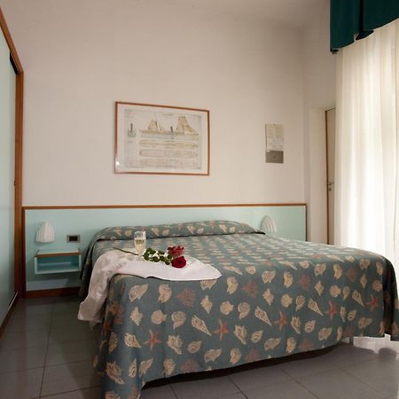 Hotel Gaby Rimini Buitenkant foto